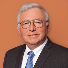 Manuel Zevallos headshot